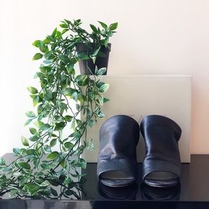 1.STATE SLOAN LEATHER MULE